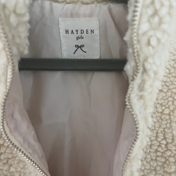 Hayden Girls zip up cream fleece vest, size large never worn - Picture 3 of 5
